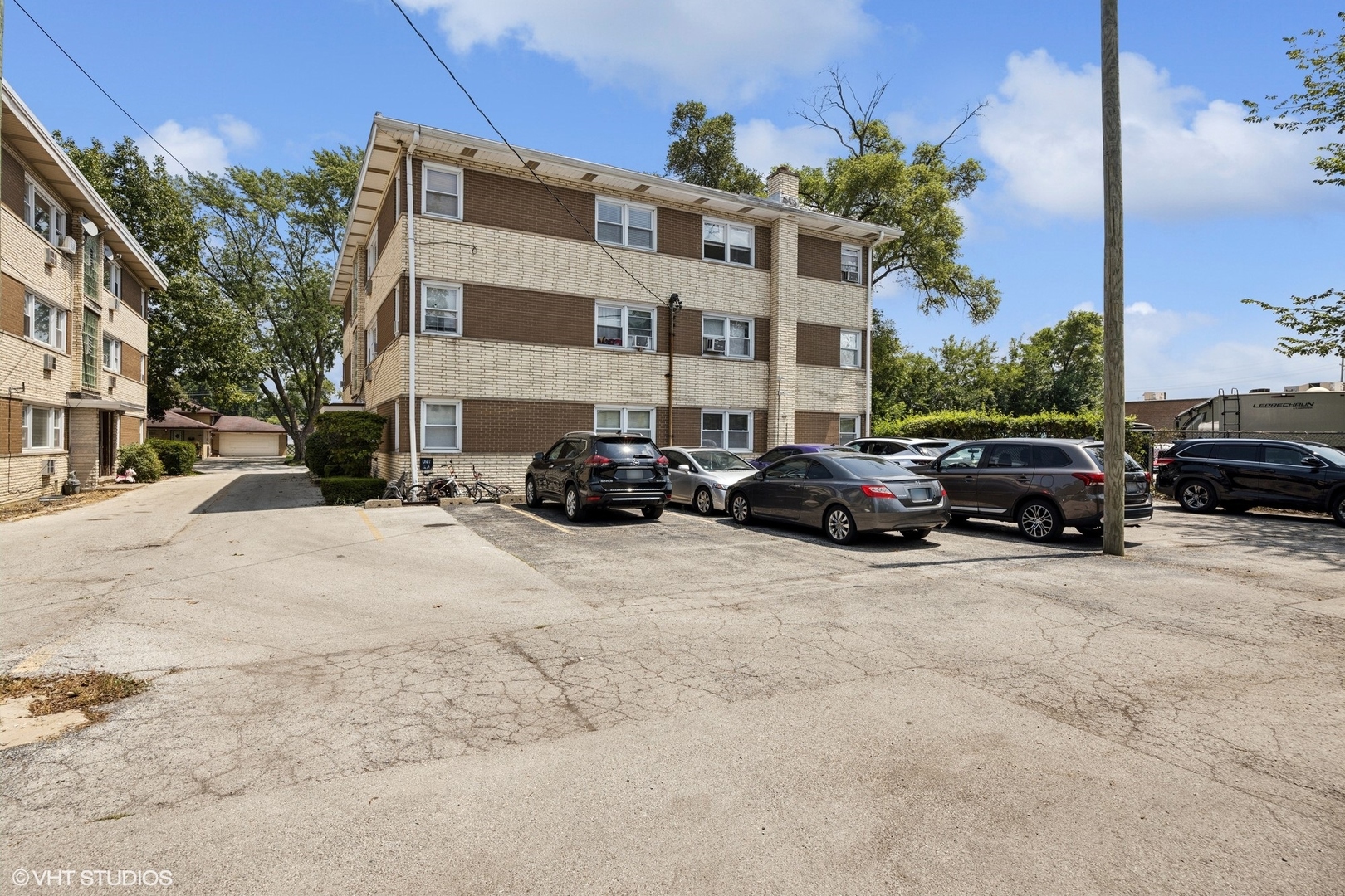 308 Beach Avenue #1C, La Grange Park, IL 60526