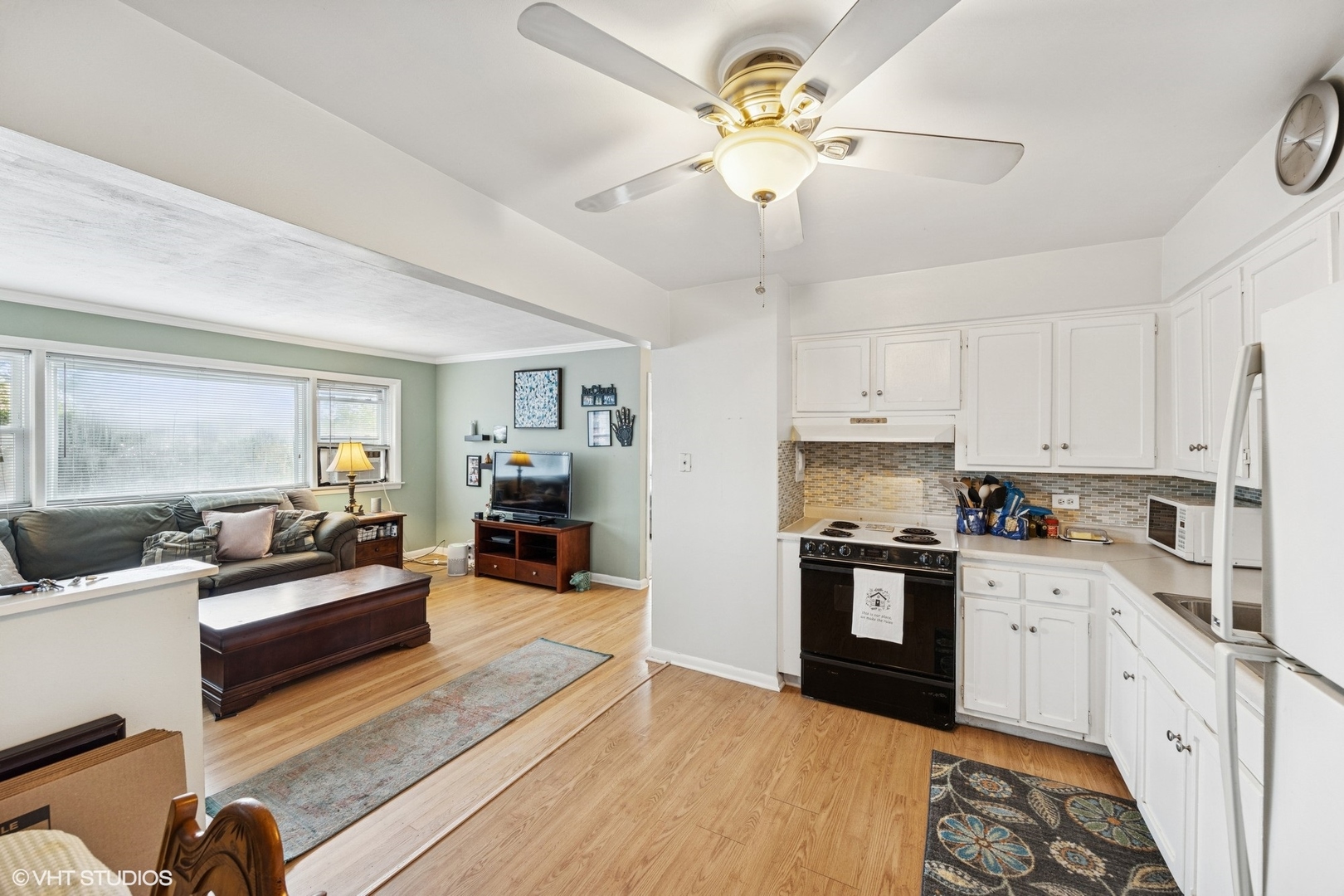 308 Beach Avenue #1C, La Grange Park, IL 60526