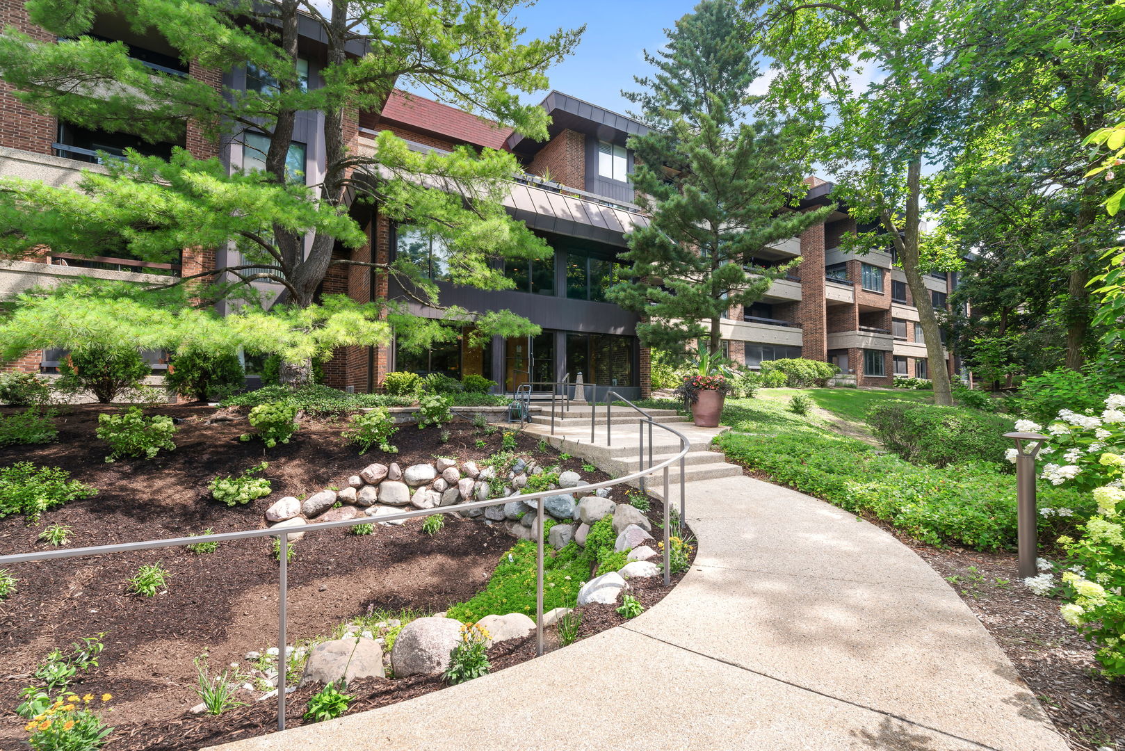 1409 Burr Oak Road #315A, Hinsdale, IL 60521
