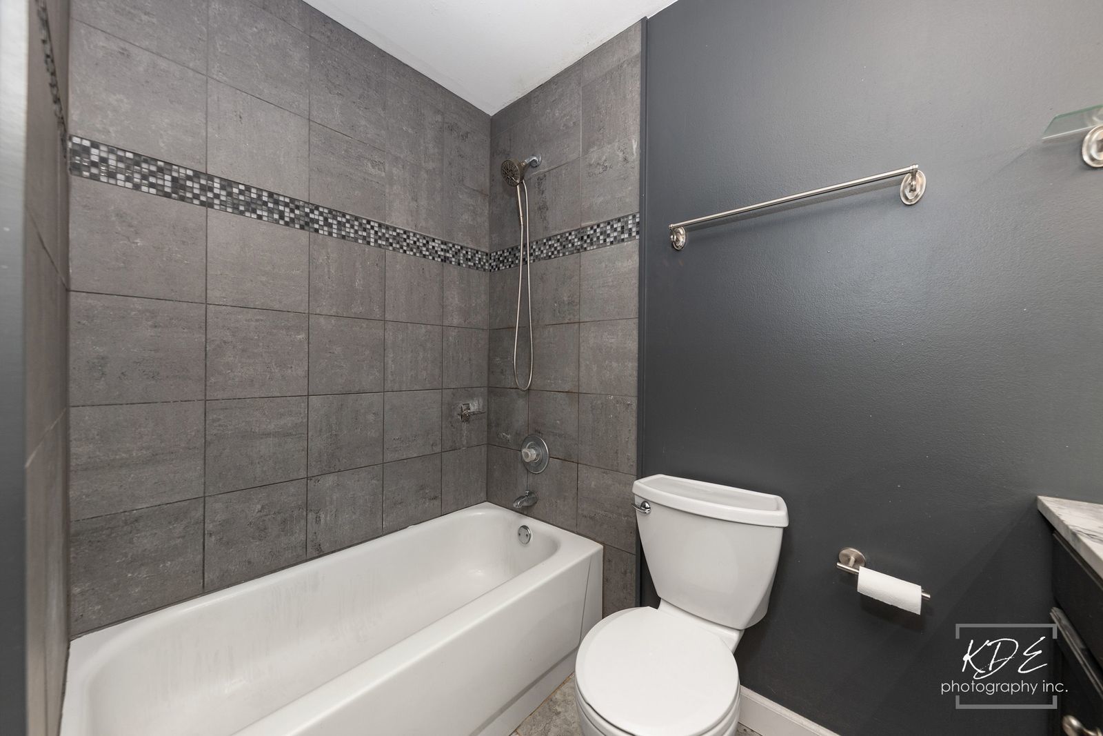 6020 Oakwood Drive #2A, Lisle, IL 60532