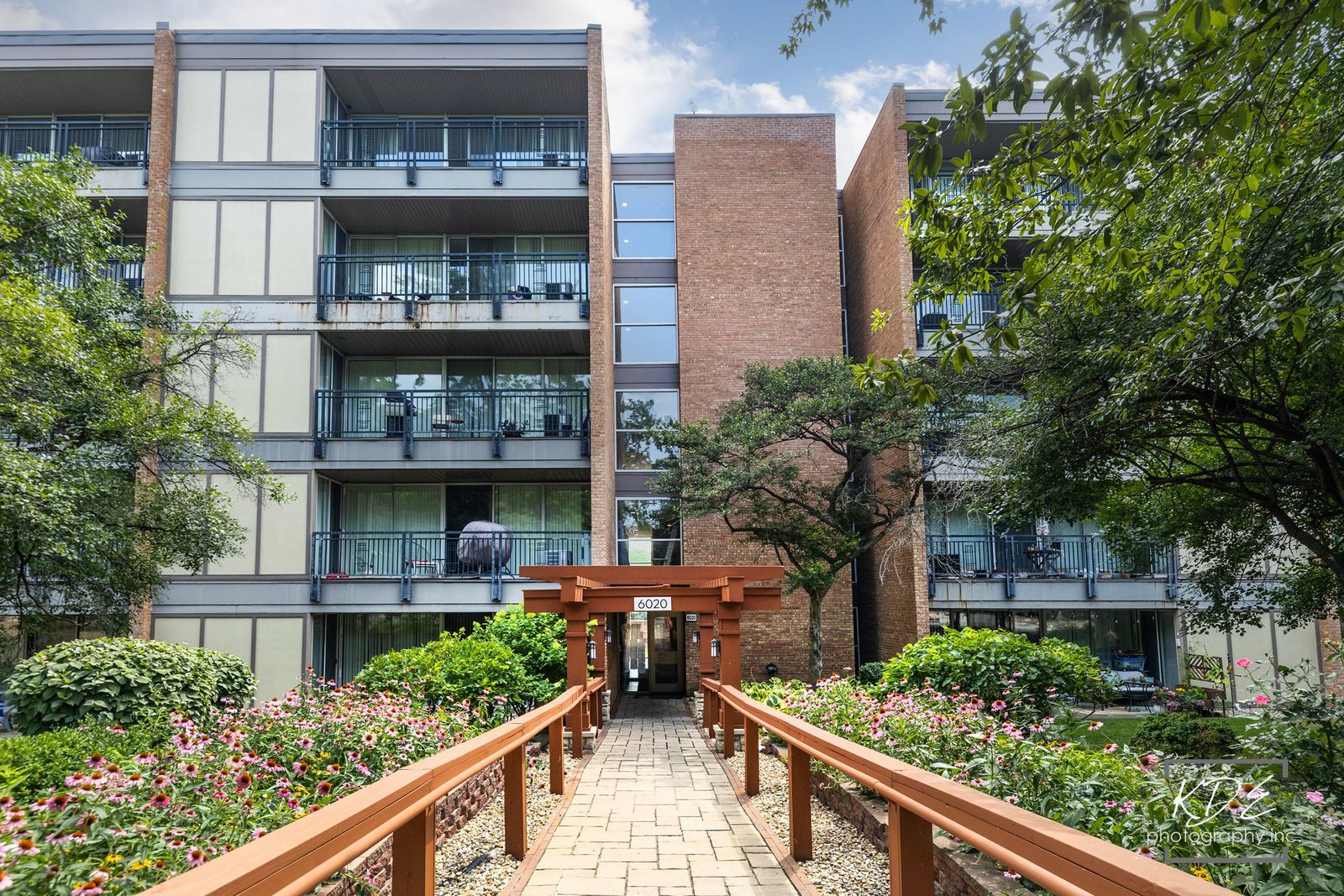 6020 Oakwood Drive #2A, Lisle, IL 60532