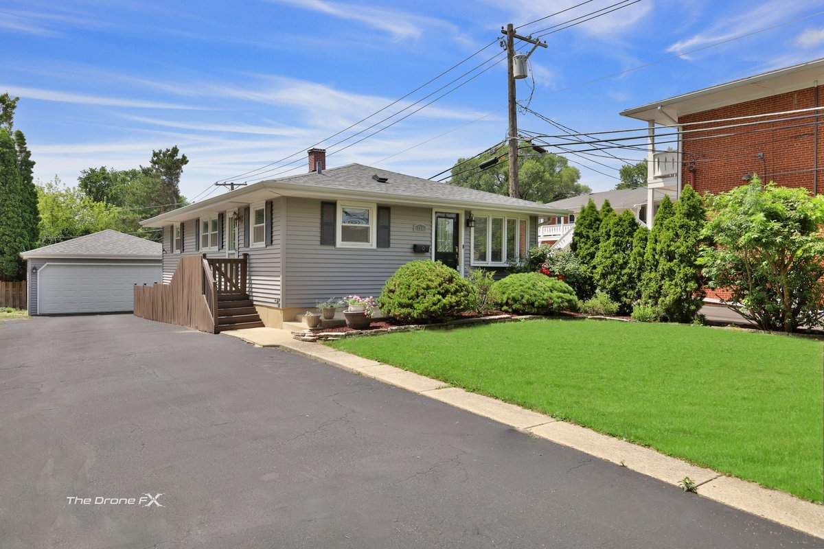 714 Delles Road, Wheaton, IL 60189