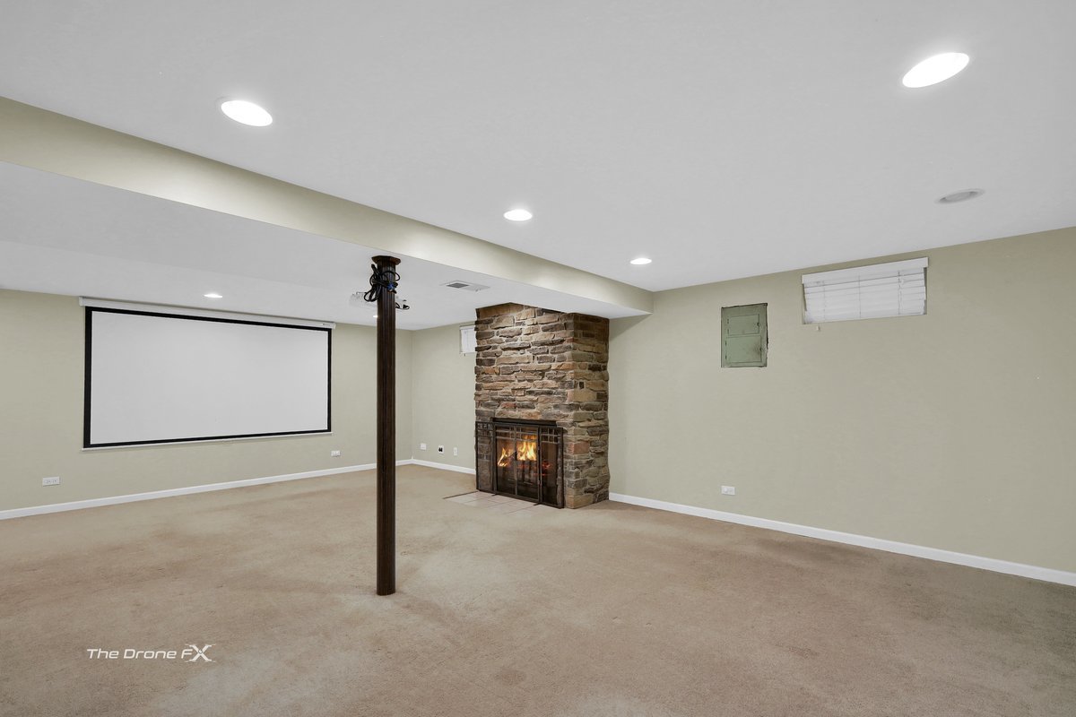 714 Delles Road, Wheaton, IL 60189