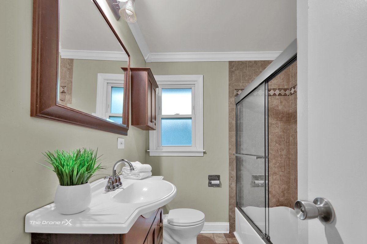 714 Delles Road, Wheaton, IL 60189