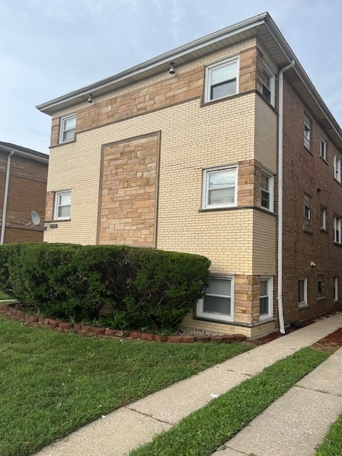 1915 S Harlem Avenue #2W, Berwyn, IL 60402