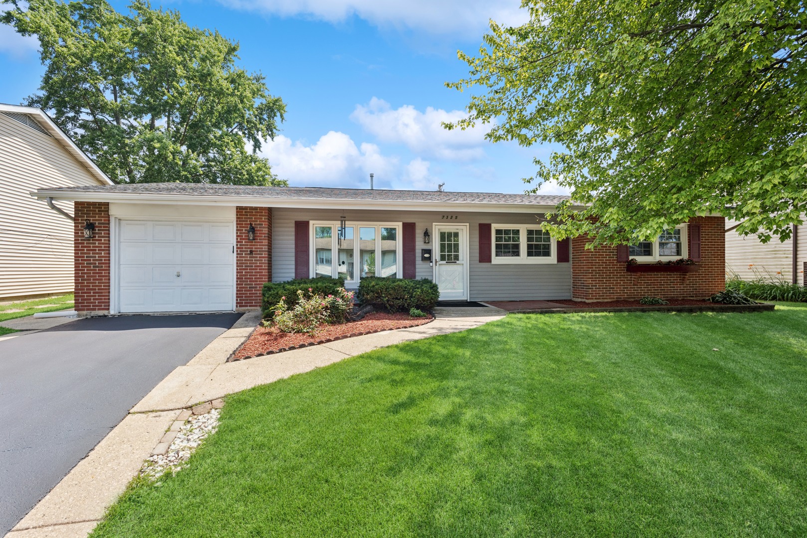 7325 NORTHWAY Drive, Hanover Park, IL 60133