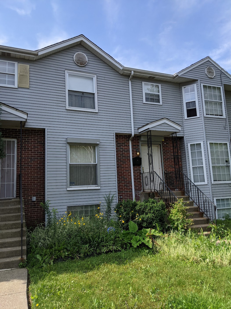 517 W Winneconna Parkway, Chicago, IL 60620