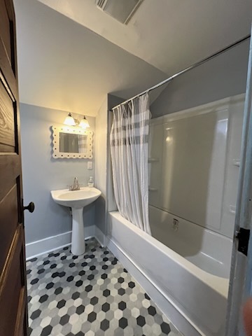 606 N Center Street, Clinton, IL 61727