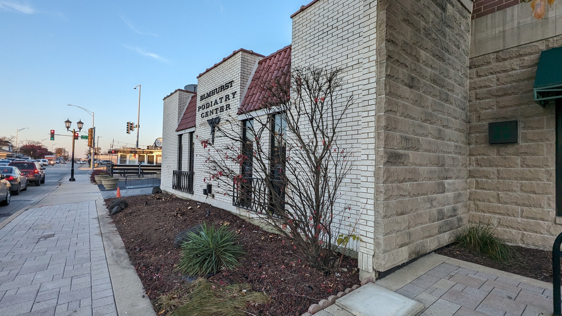 277 N York Street, Elmhurst, IL 60126