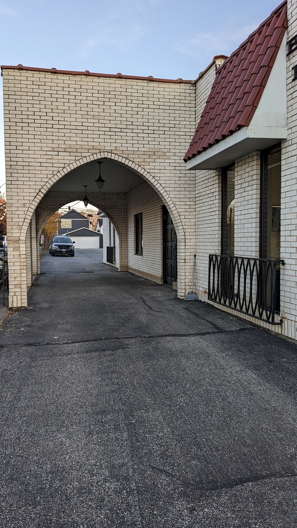 277 N York Street, Elmhurst, IL 60126