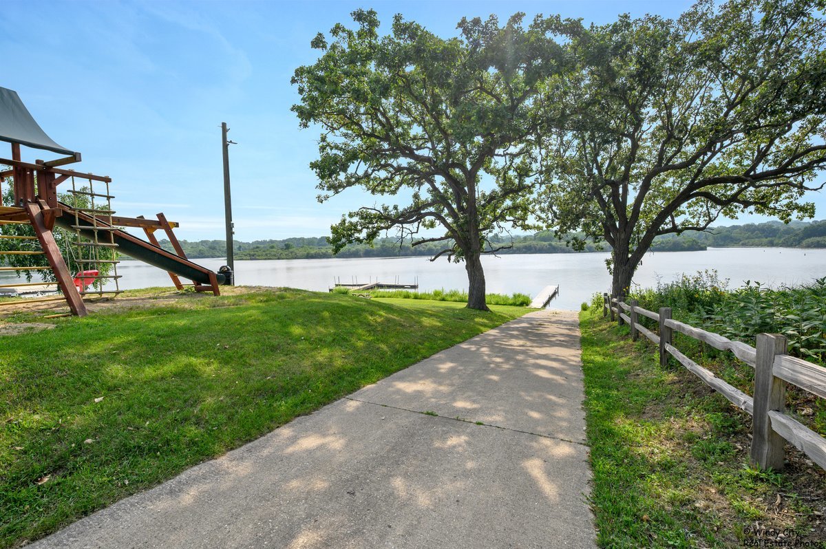 3013 Walnut Drive, Wonder Lake, IL 60097