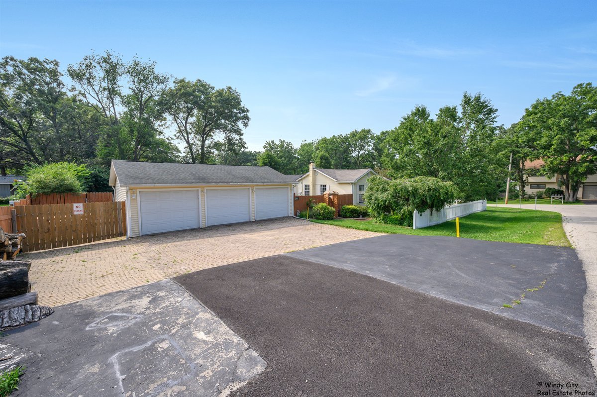 3013 Walnut Drive, Wonder Lake, IL 60097