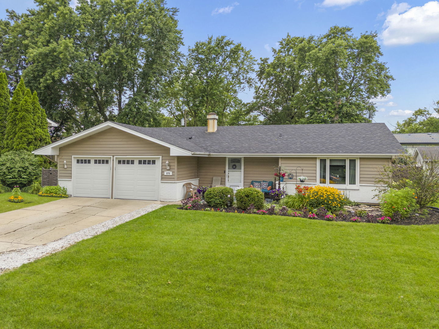 2S070 Colonial Lane, Lombard, IL 60148