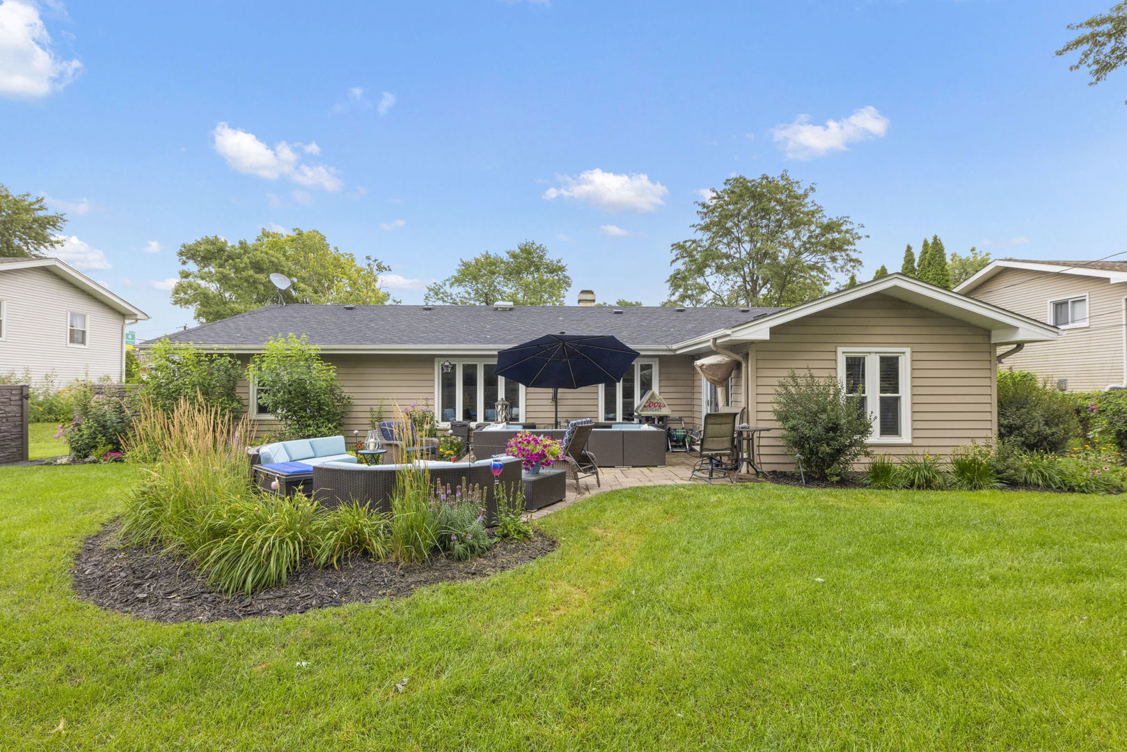 2S070 Colonial Lane, Lombard, IL 60148