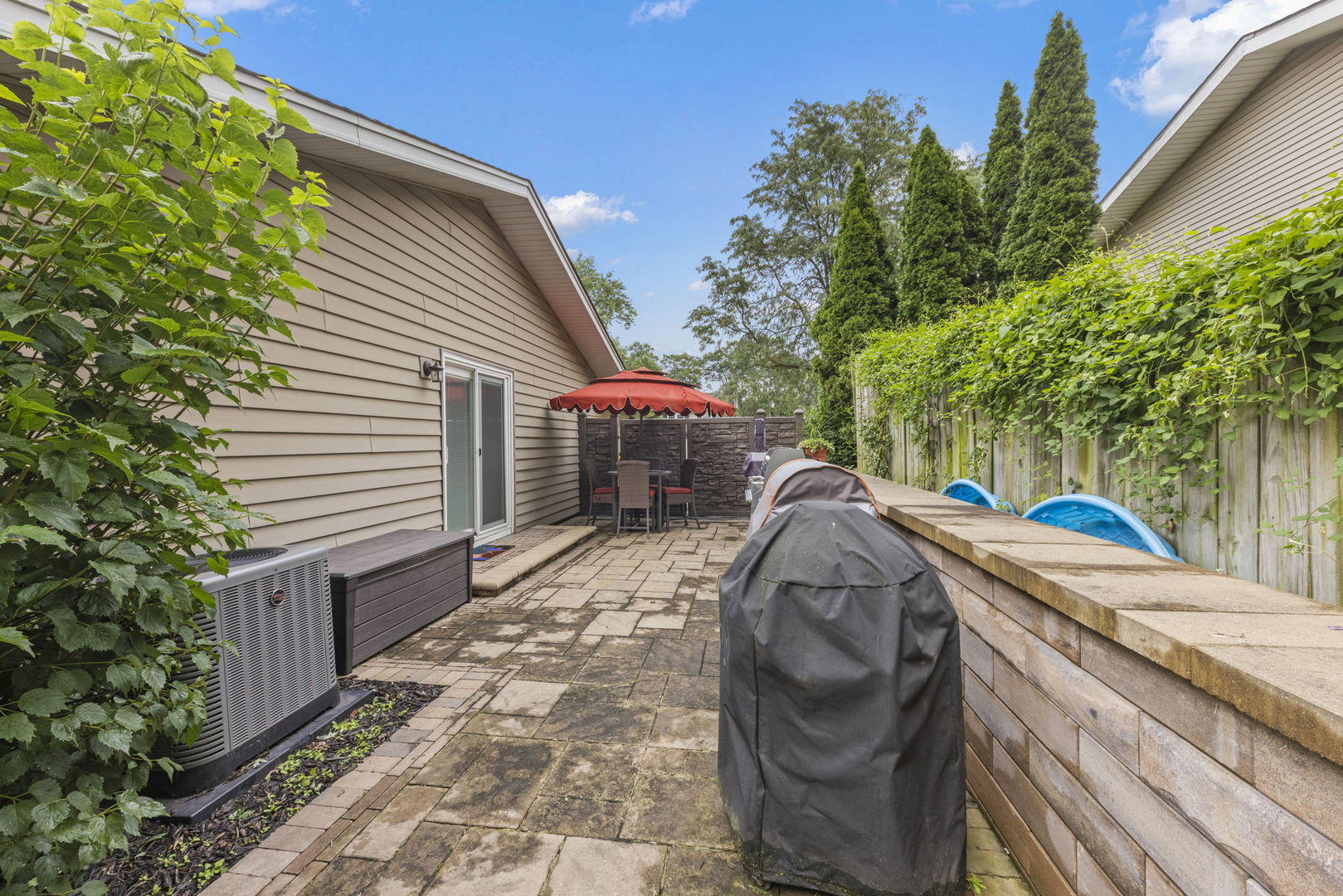 2S070 Colonial Lane, Lombard, IL 60148