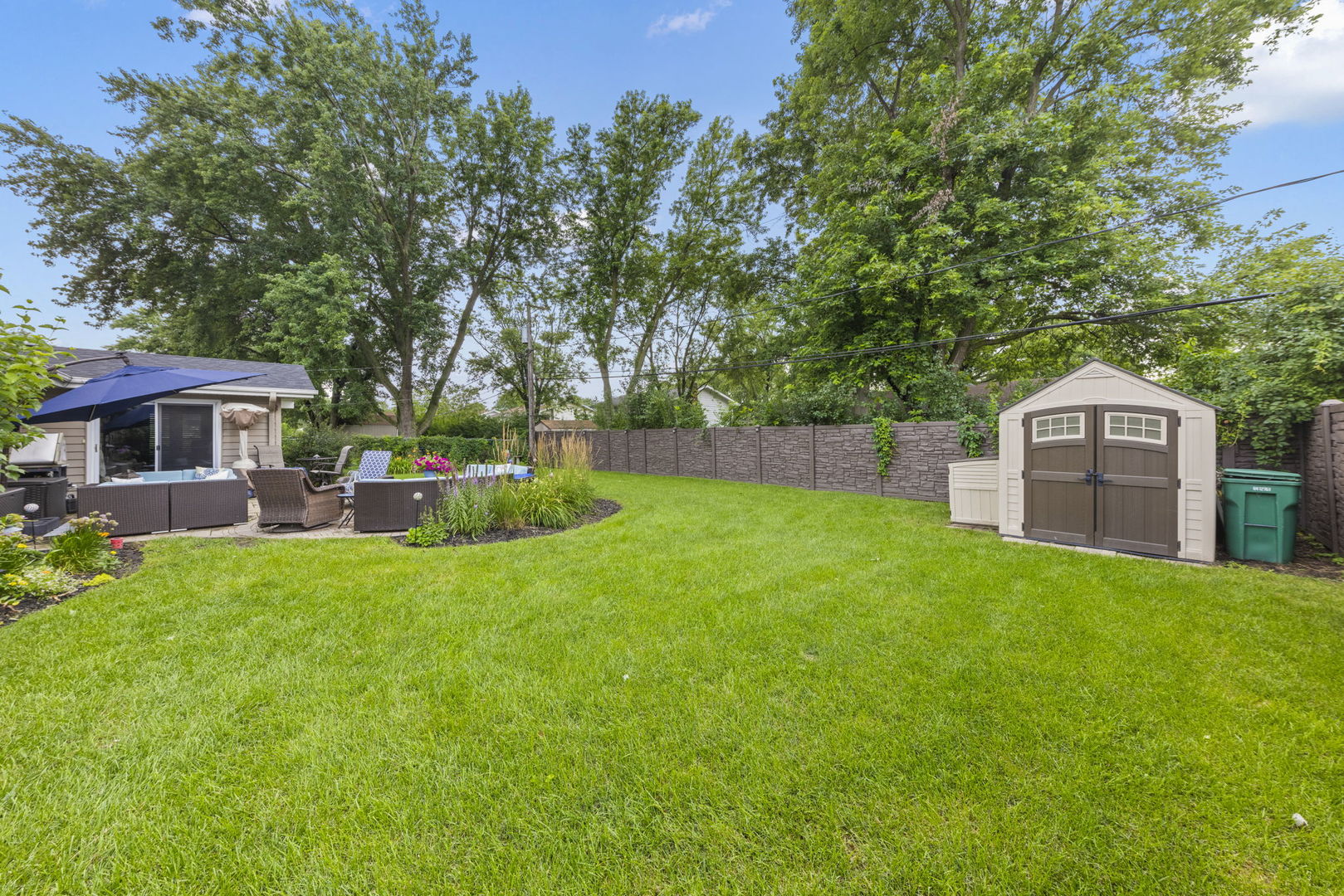 2S070 Colonial Lane, Lombard, IL 60148