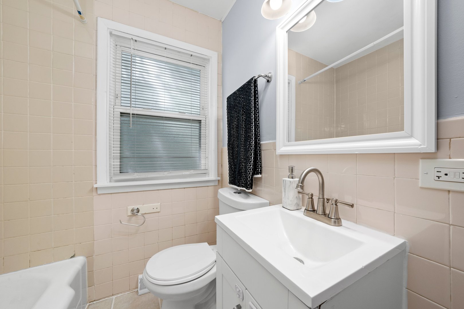 760 Sibley Boulevard, Calumet City, IL 60409