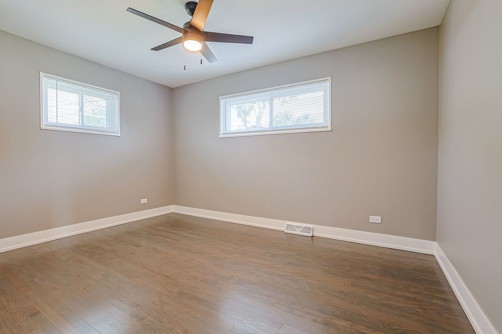 342 N 3rd Avenue, Villa Park, IL 60181
