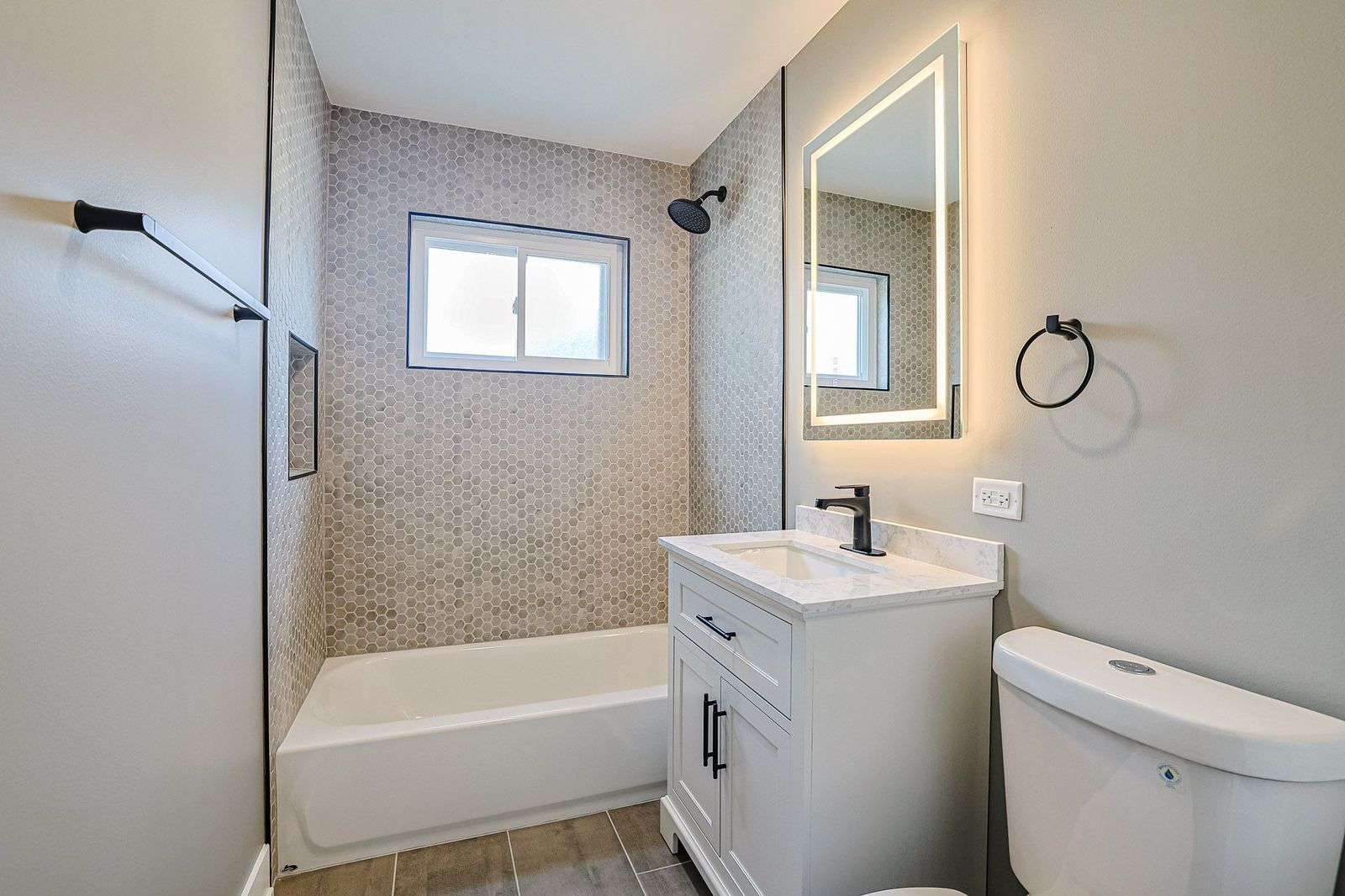 342 N 3rd Avenue, Villa Park, IL 60181