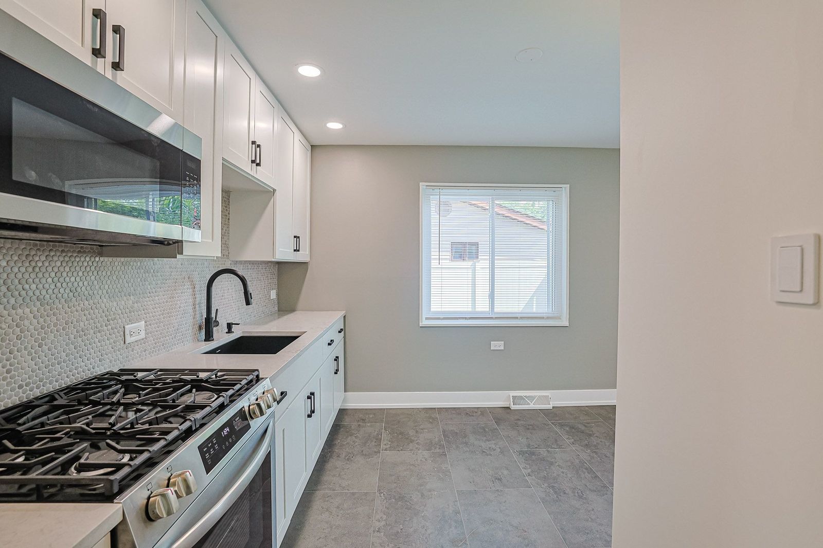 342 N 3rd Avenue, Villa Park, IL 60181
