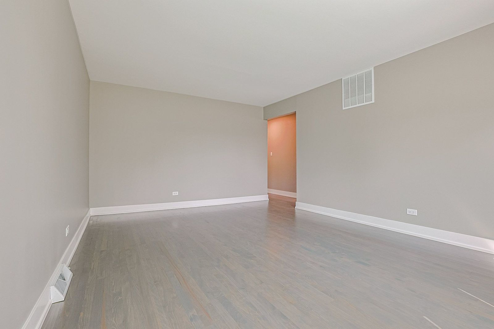 342 N 3rd Avenue, Villa Park, IL 60181