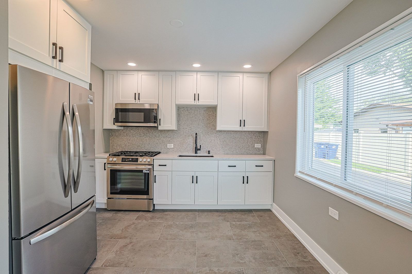 342 N 3rd Avenue, Villa Park, IL 60181