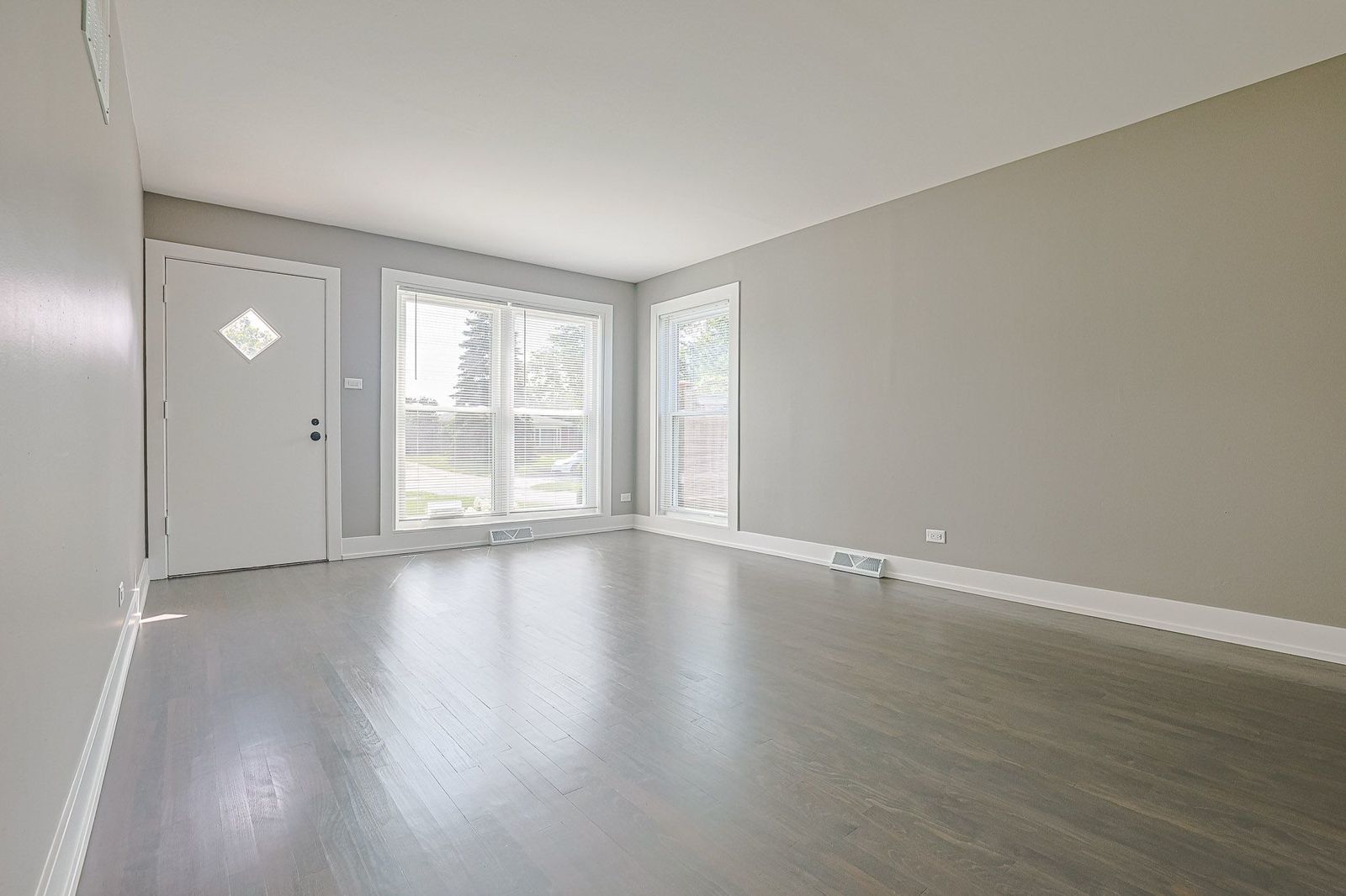 342 N 3rd Avenue, Villa Park, IL 60181