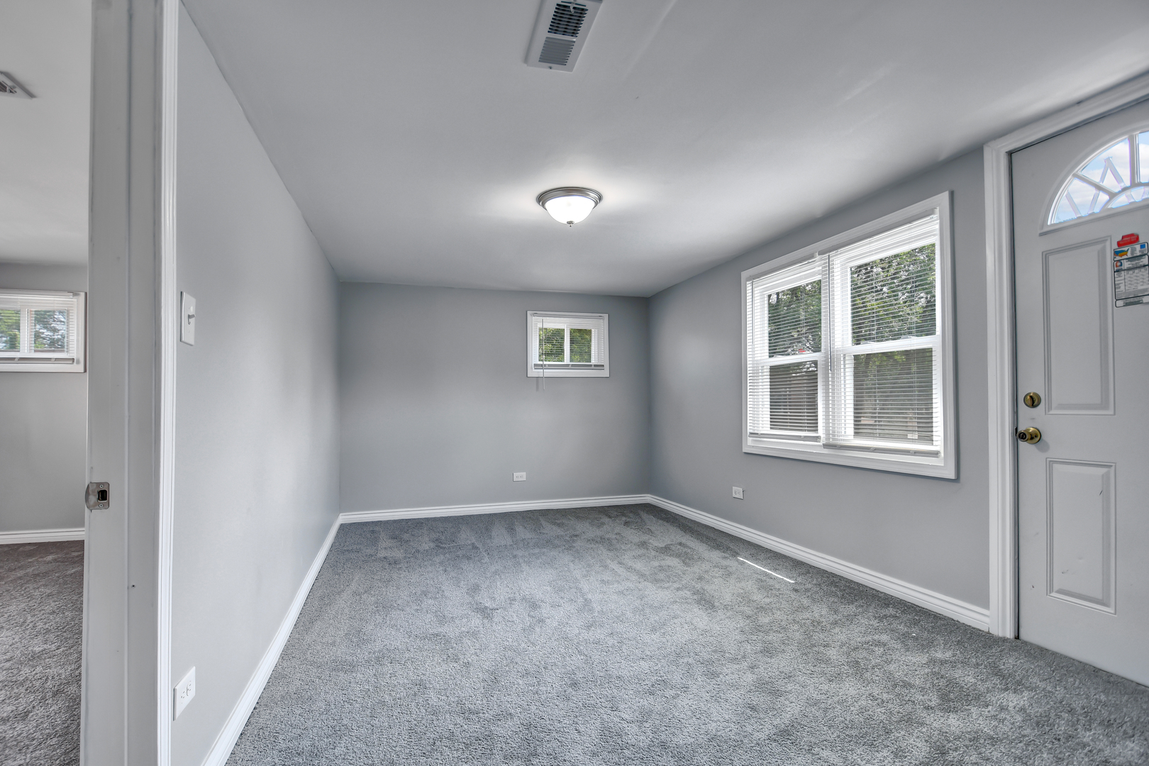 6336 S Saint Lawrence Avenue, Chicago, IL 60637