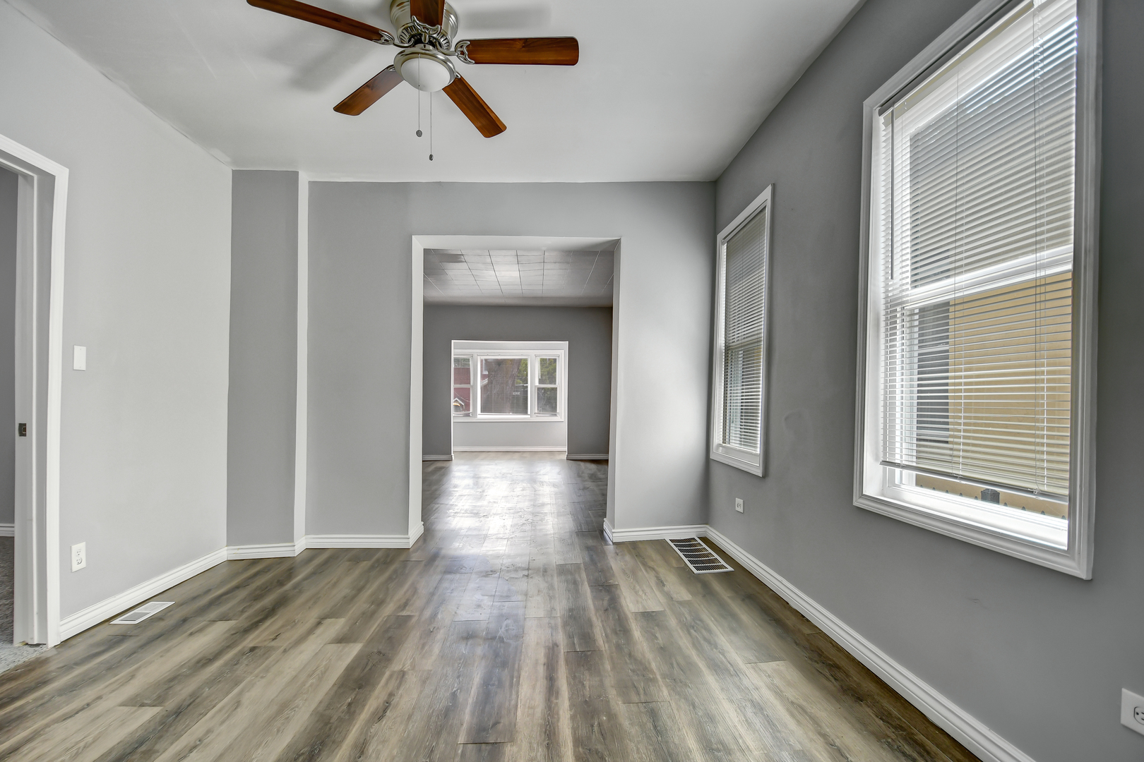 6336 S Saint Lawrence Avenue, Chicago, IL 60637