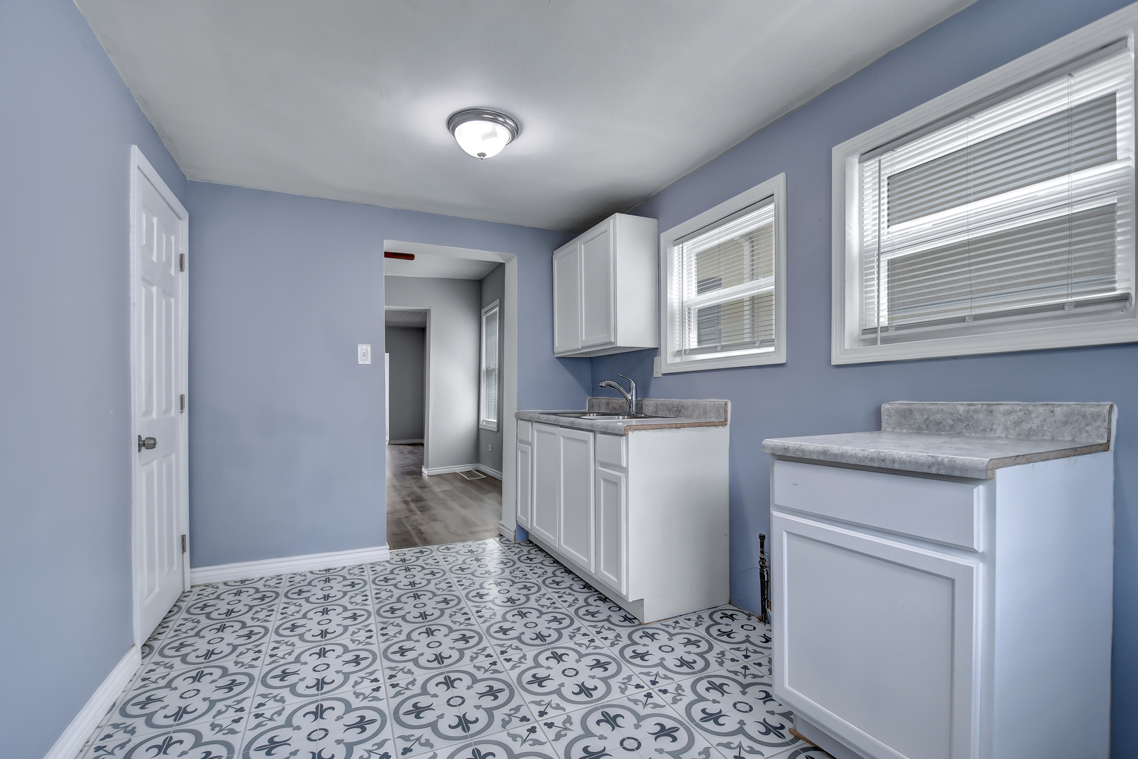 6336 S Saint Lawrence Avenue, Chicago, IL 60637