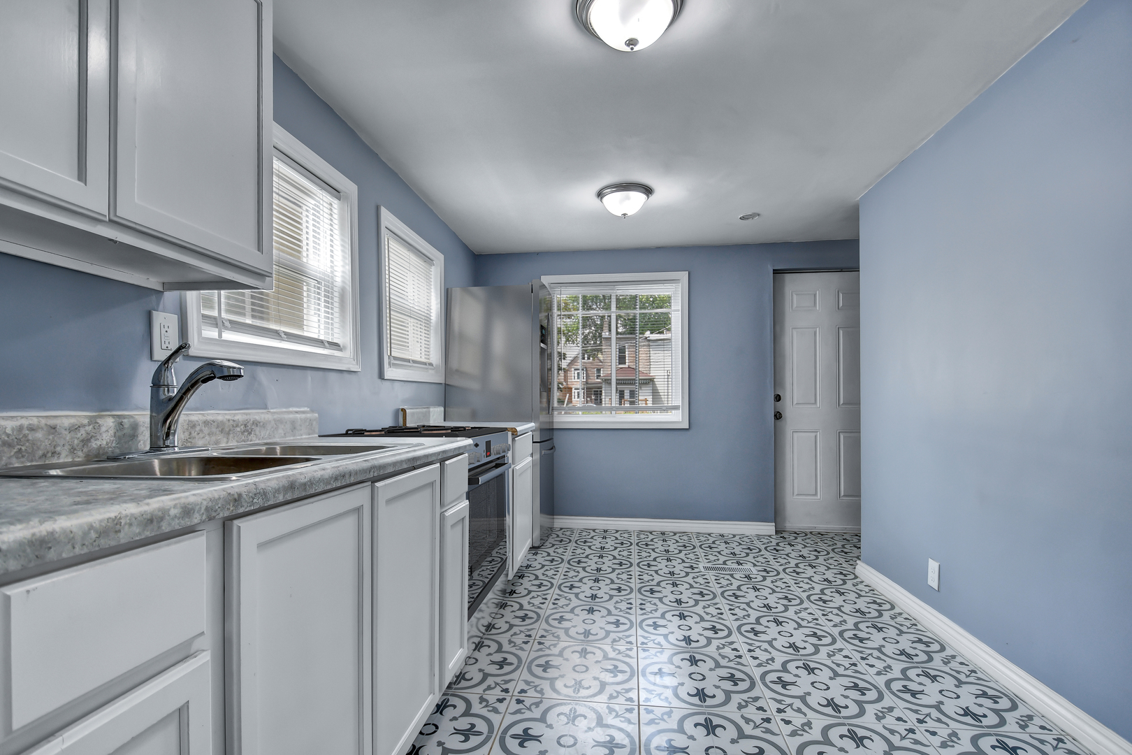 6336 S Saint Lawrence Avenue, Chicago, IL 60637