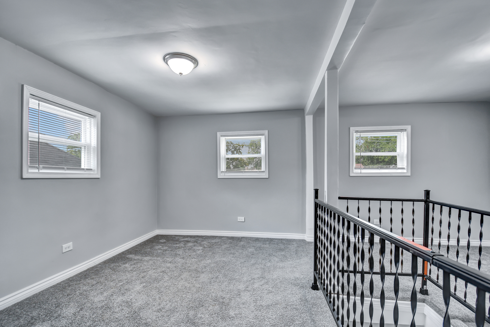 6336 S Saint Lawrence Avenue, Chicago, IL 60637