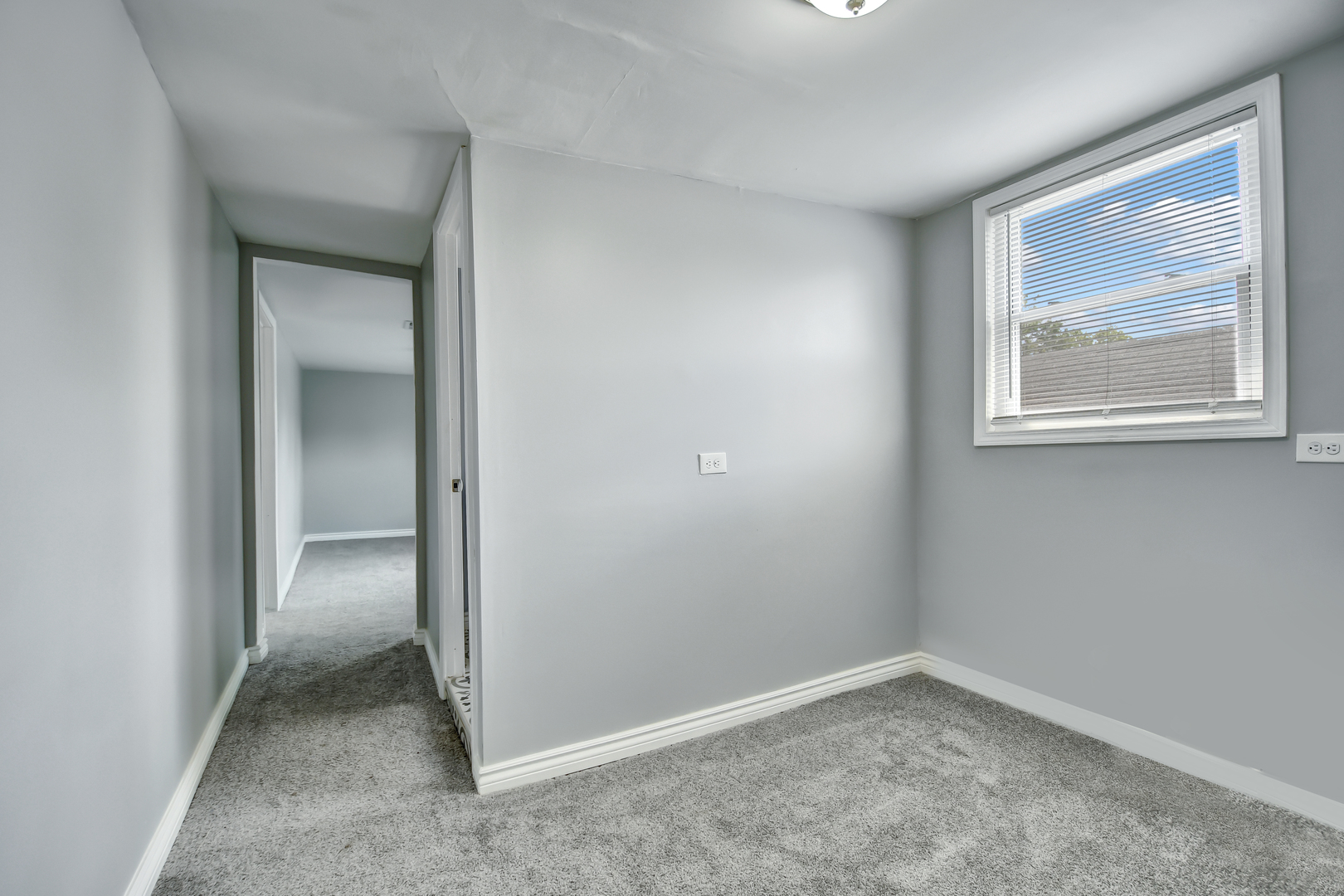 6336 S Saint Lawrence Avenue, Chicago, IL 60637