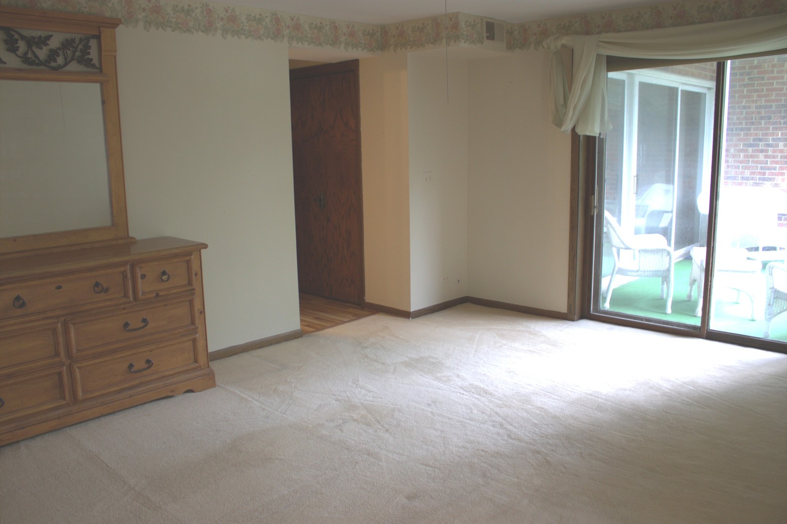 121 S Spruce Avenue #308, Wood Dale, IL 60191