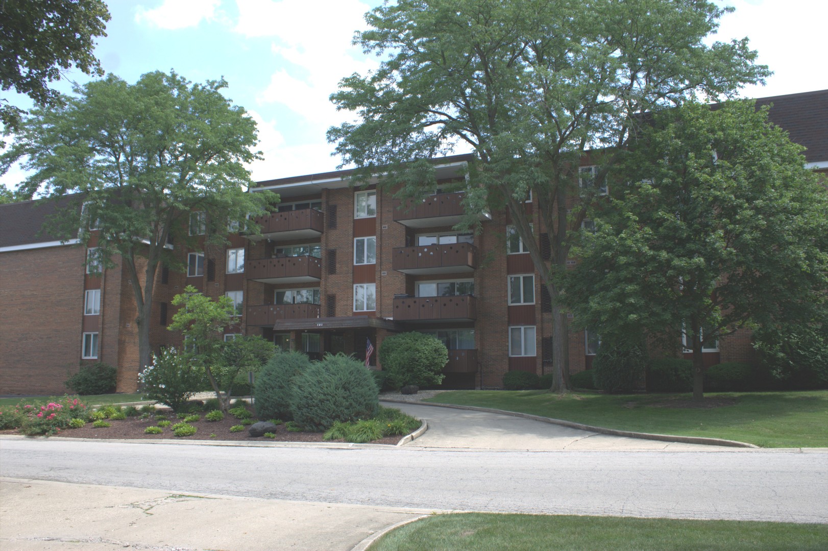 121 S Spruce Avenue #308, Wood Dale, IL 60191