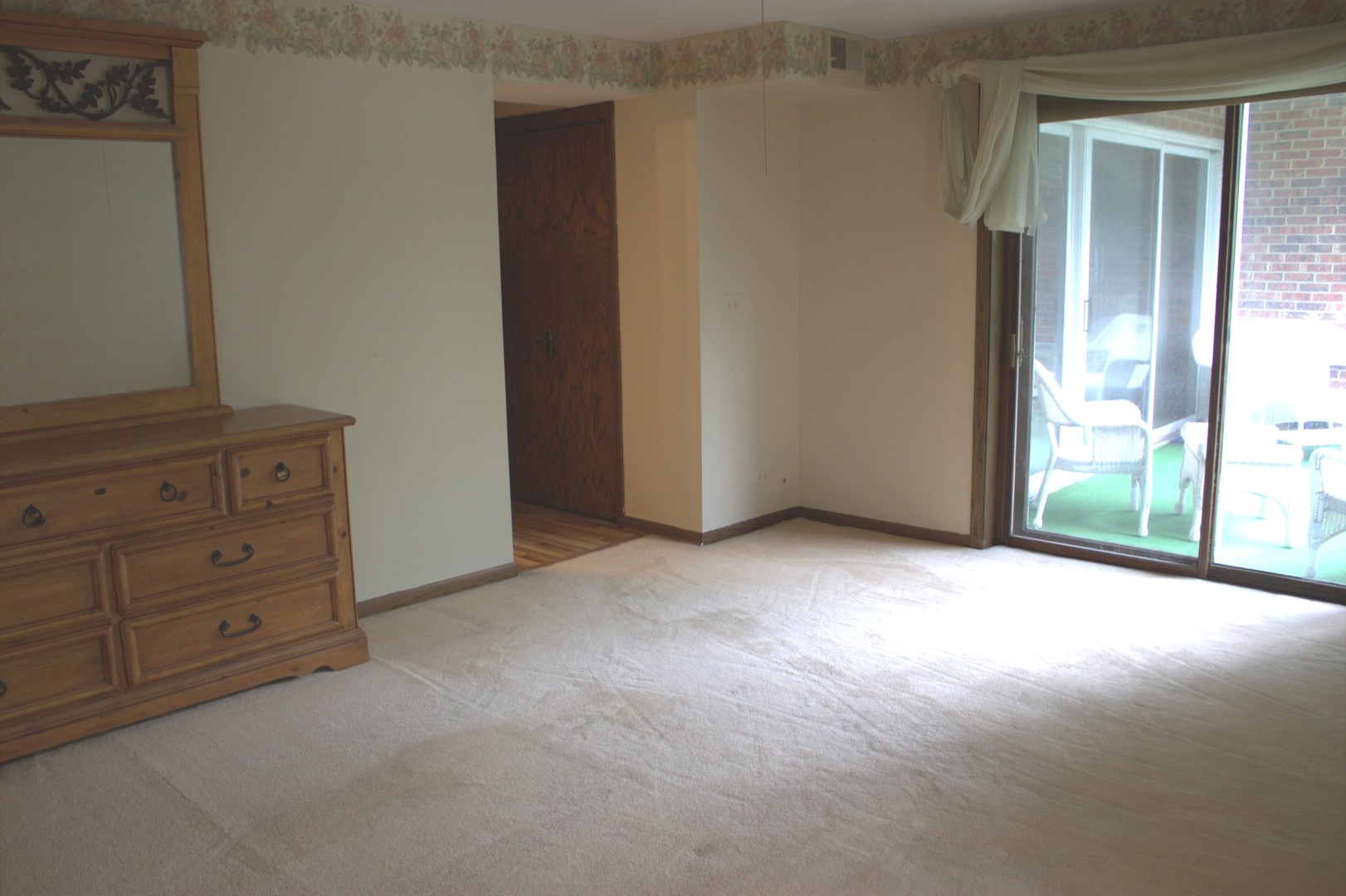 121 S Spruce Avenue #308, Wood Dale, IL 60191