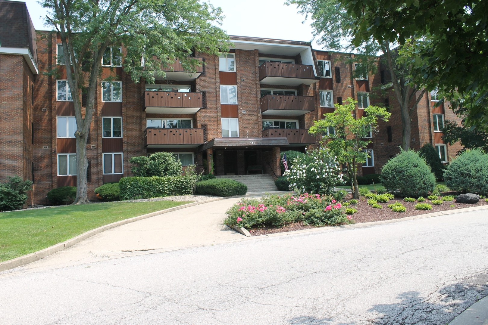 121 S Spruce Avenue #308, Wood Dale, IL 60191
