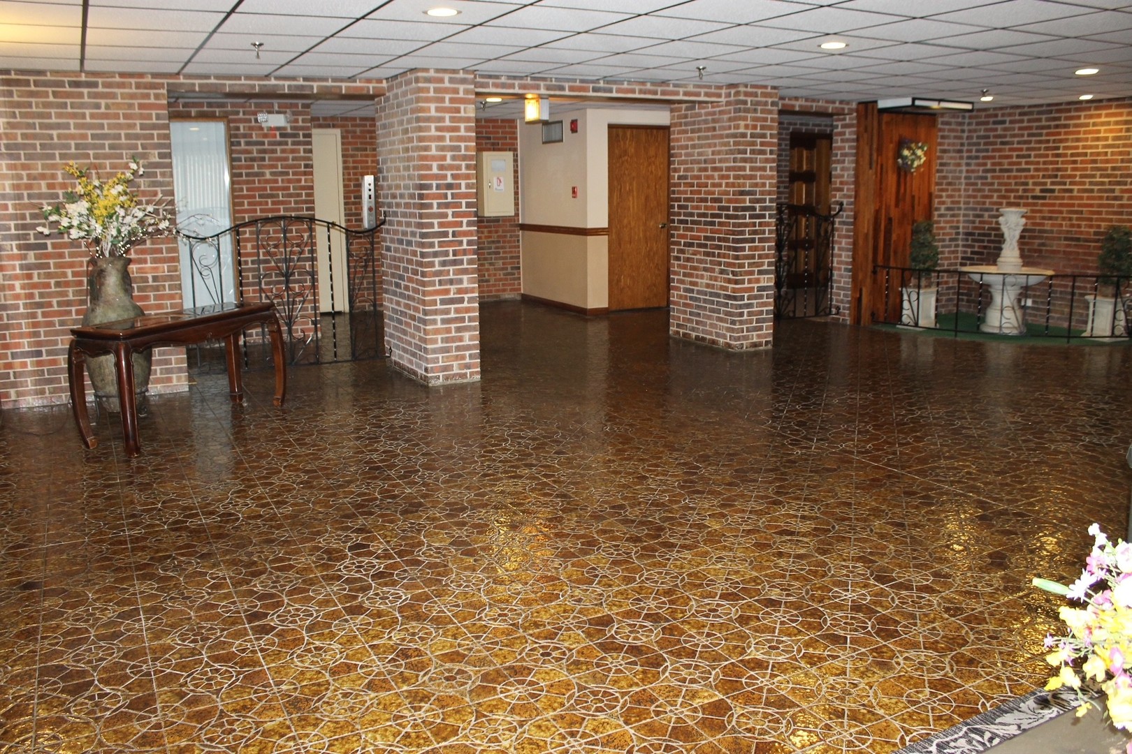 121 S Spruce Avenue #308, Wood Dale, IL 60191