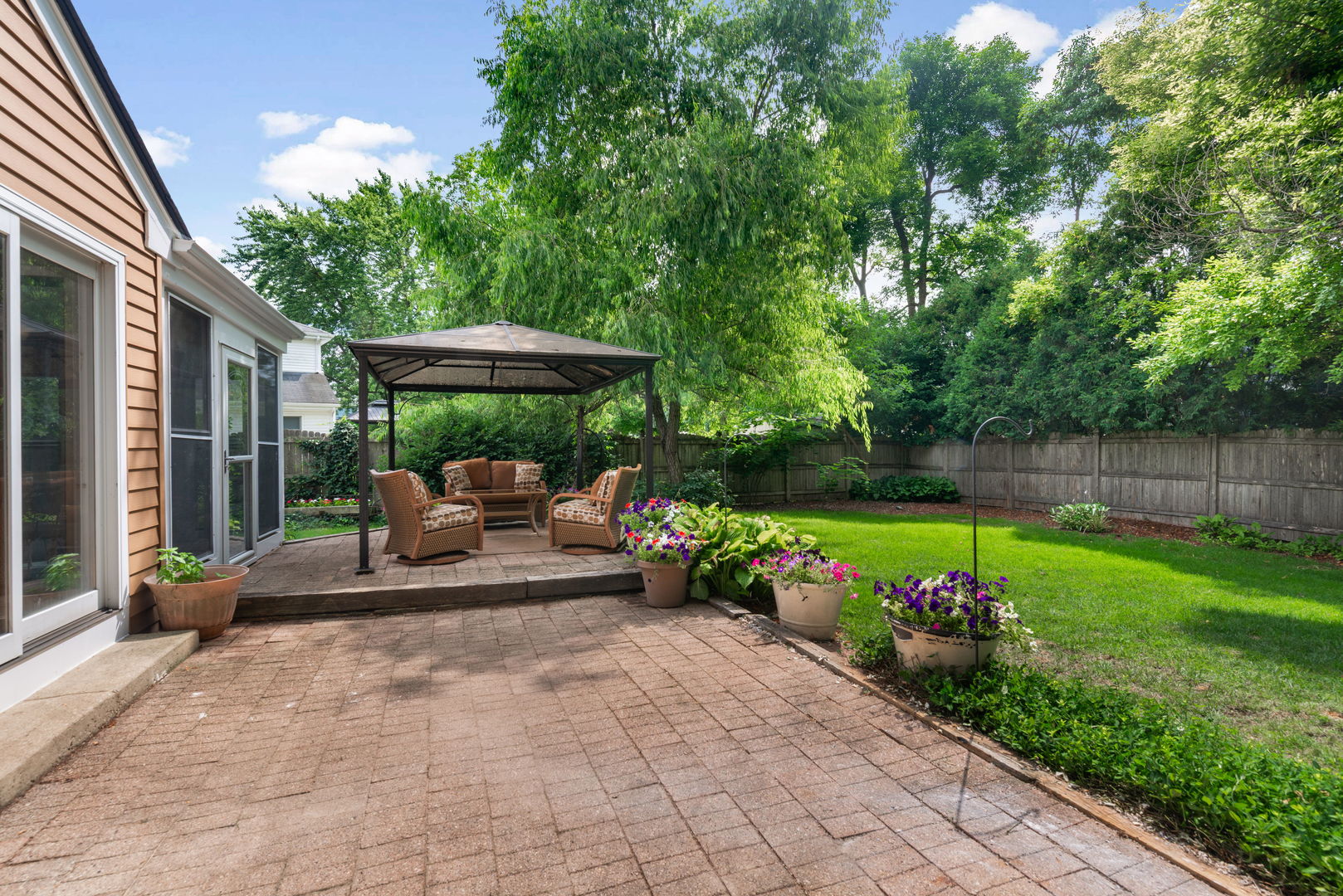1419 Issel Court, Batavia, IL 60510