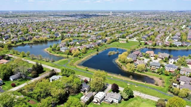 3169 Saganashkee Lane, Naperville, IL 60564