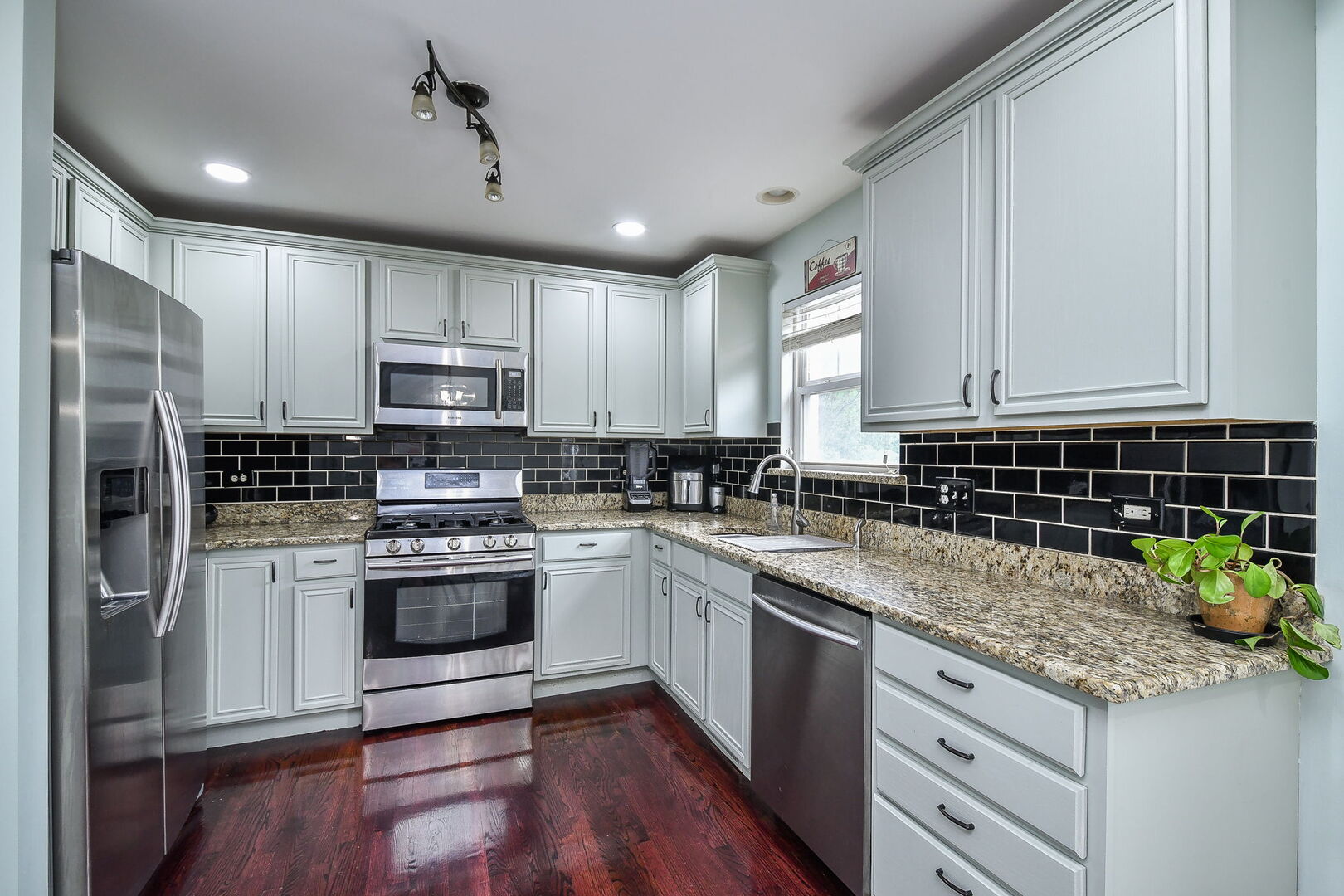 3169 Saganashkee Lane, Naperville, IL 60564