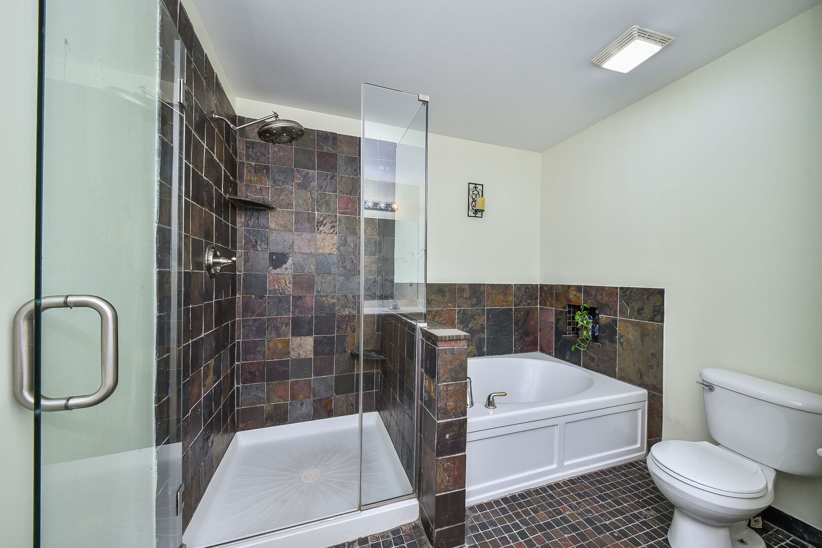 3169 Saganashkee Lane, Naperville, IL 60564