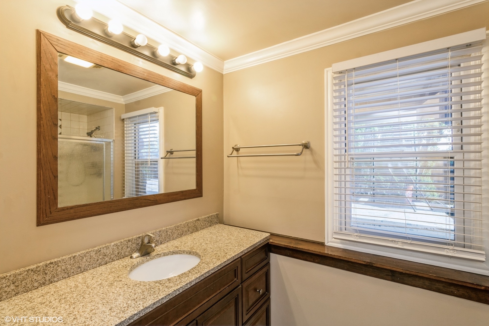 312 Dancing Water Court, Carol Stream, IL 60188