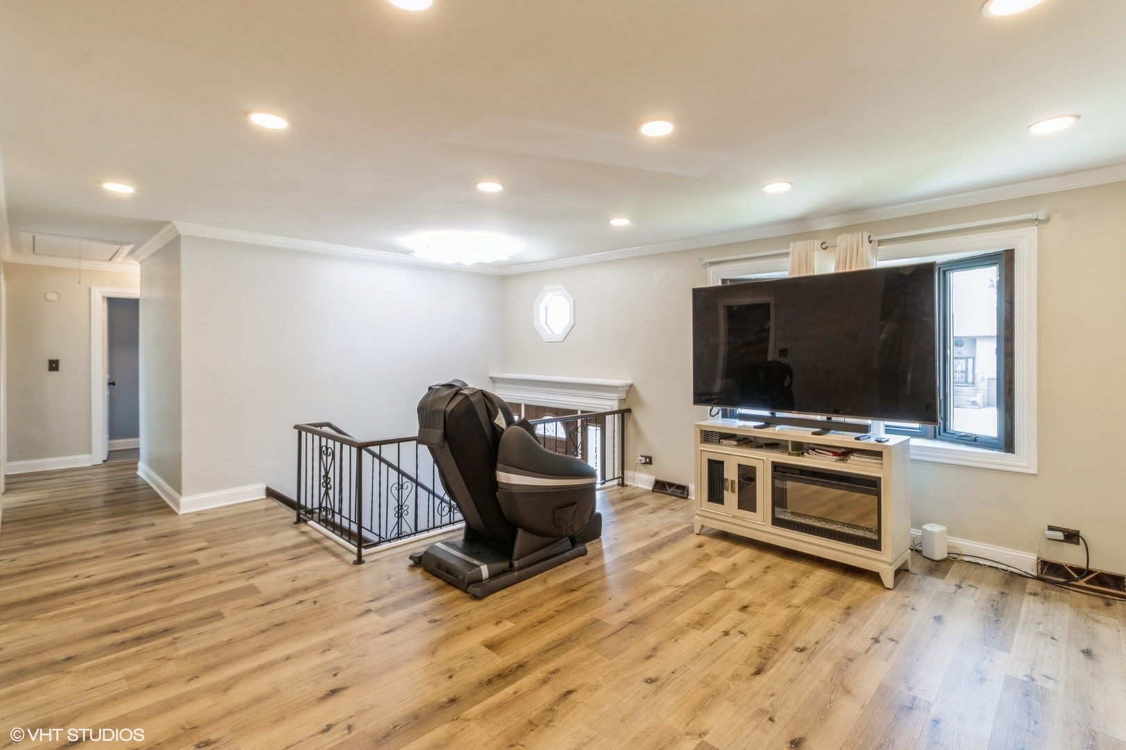 312 Dancing Water Court, Carol Stream, IL 60188