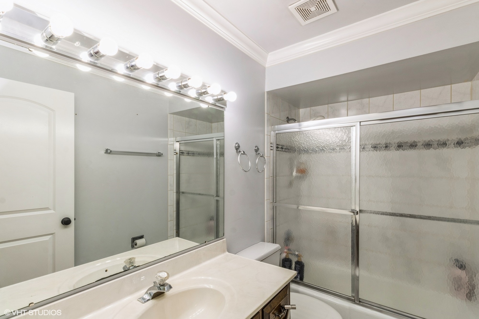 312 Dancing Water Court, Carol Stream, IL 60188