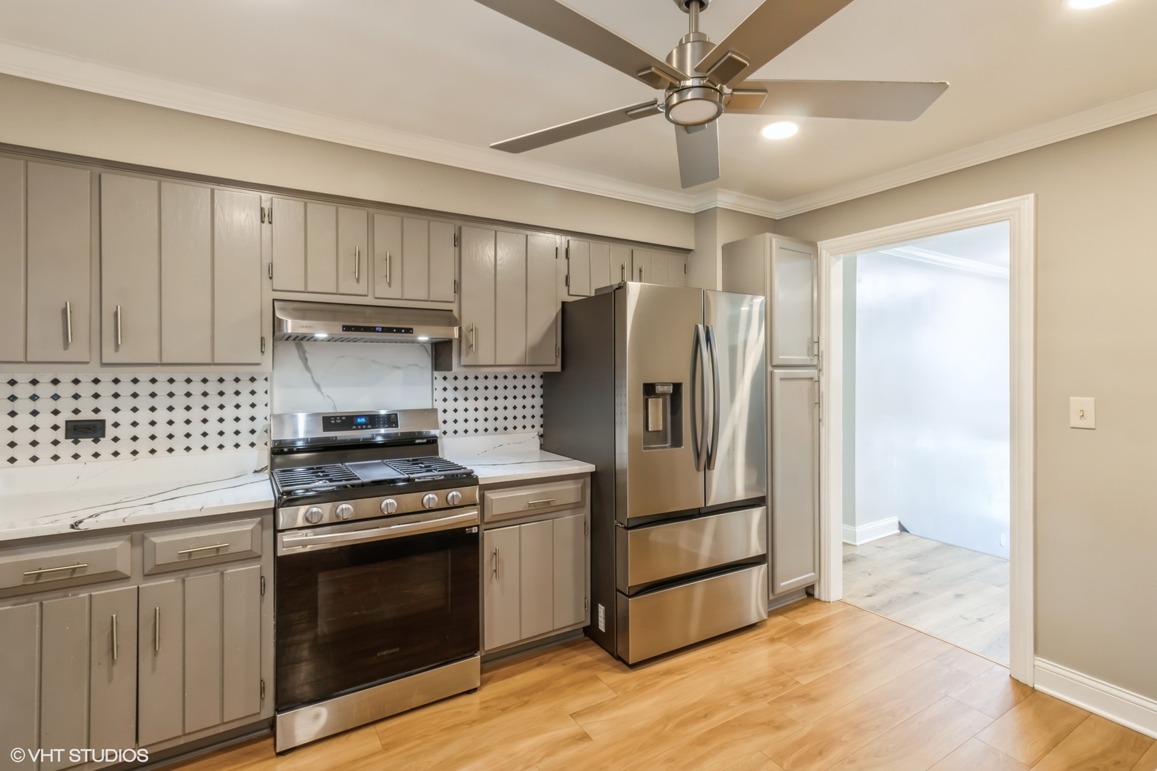 312 Dancing Water Court, Carol Stream, IL 60188