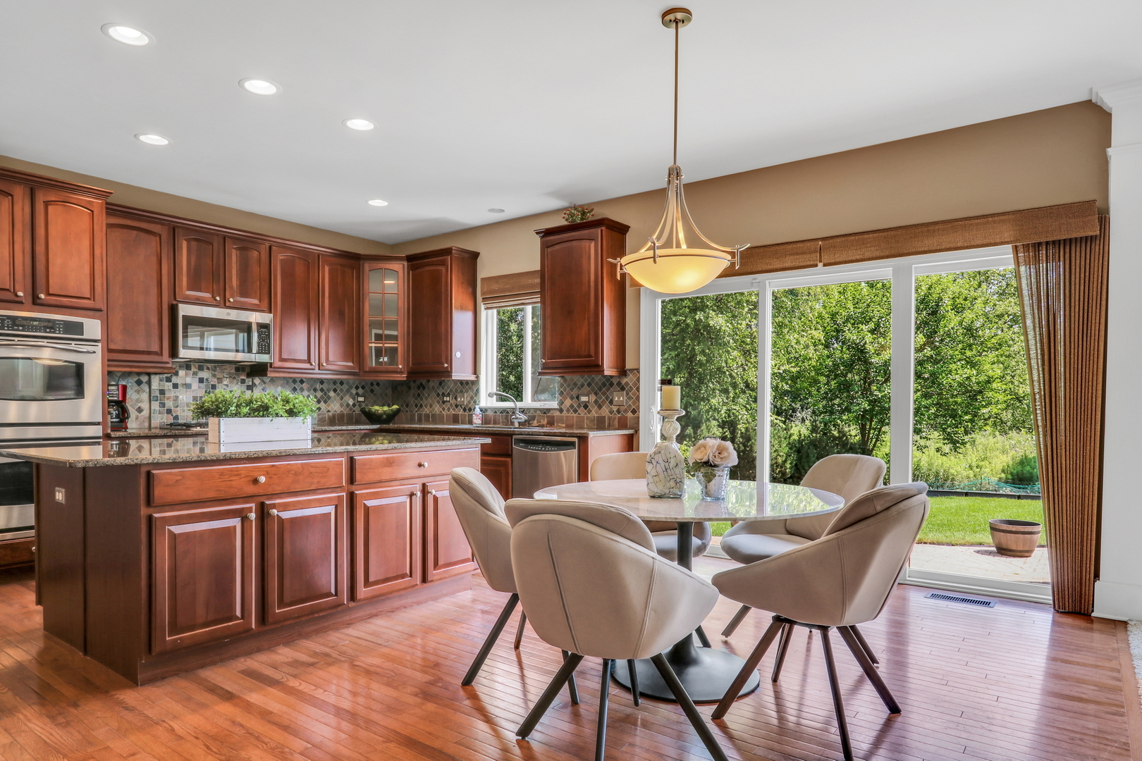 1313 Turnberry Lane, Mundelein, IL 60060