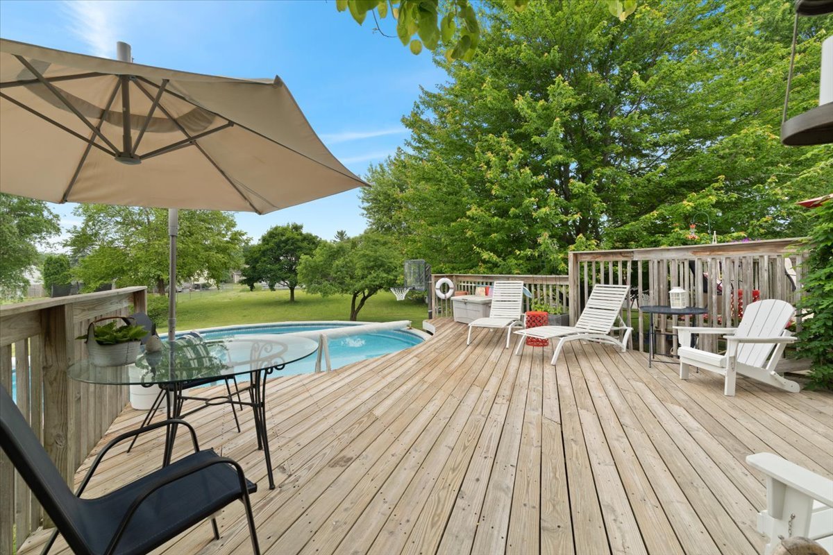 3583 Newport Drive, Island Lake, IL 60042