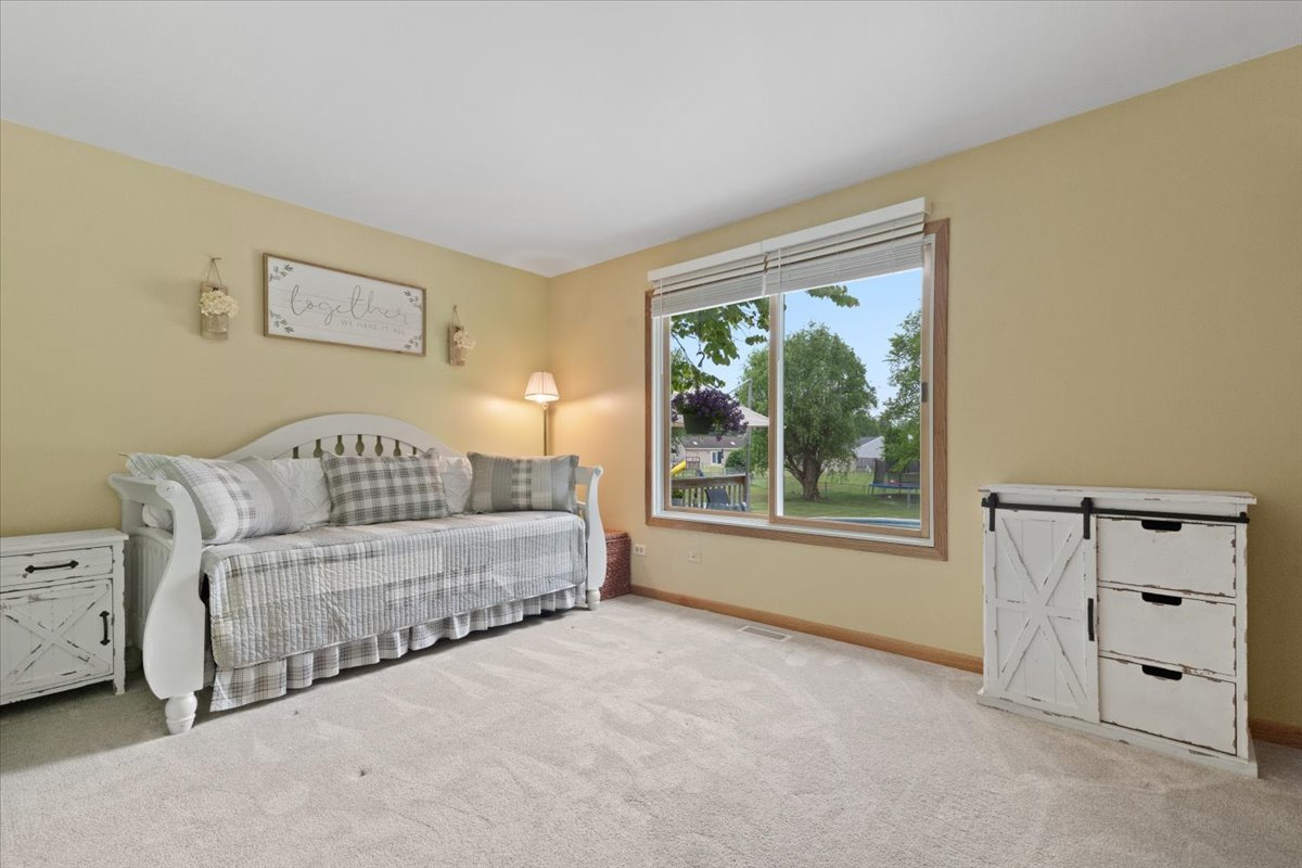 3583 Newport Drive, Island Lake, IL 60042