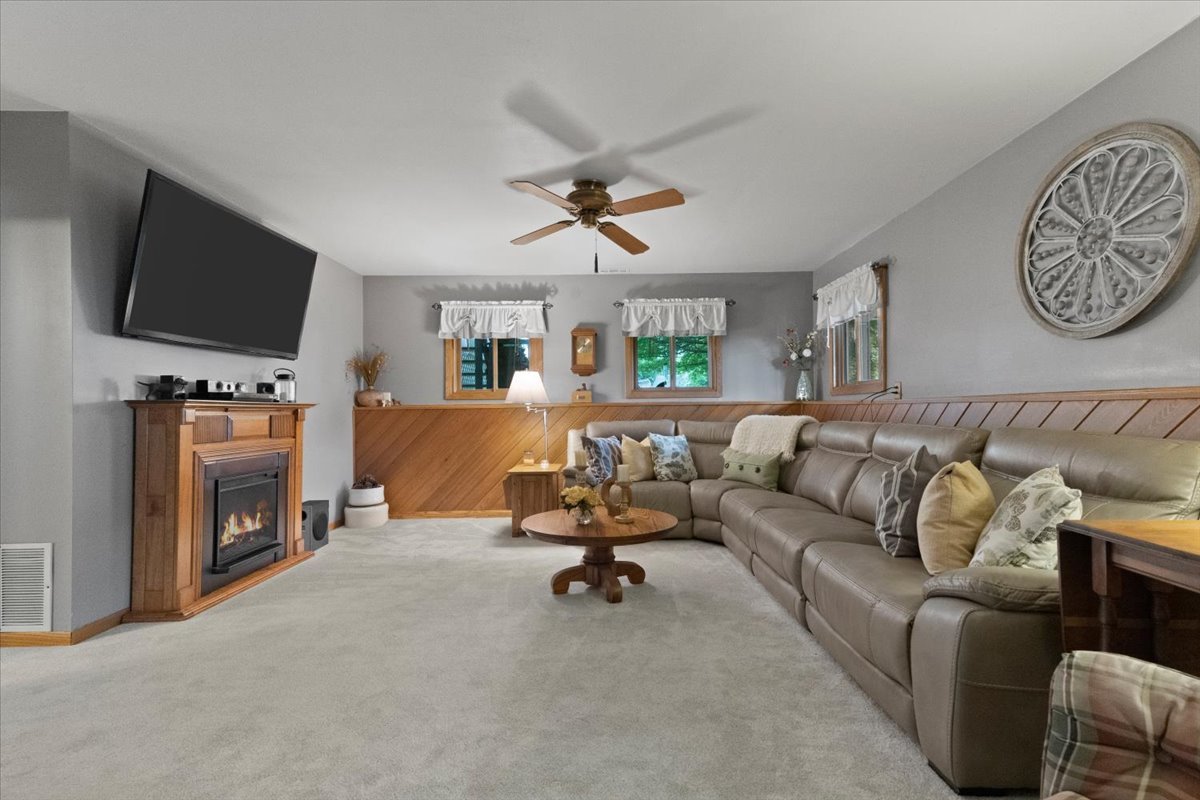 3583 Newport Drive, Island Lake, IL 60042